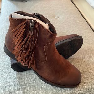 BNIB Born Kenia Fringe Boots in Rust Size 10 Women’s